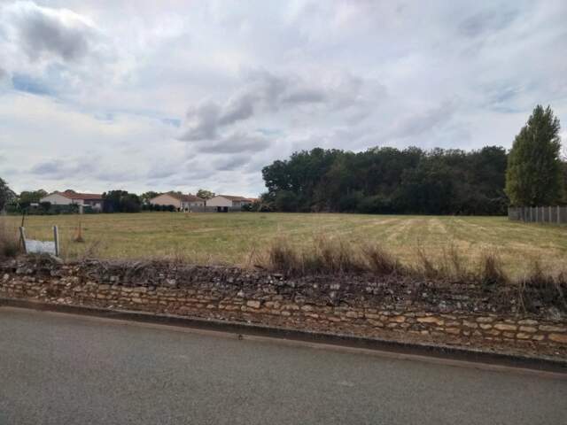 Terrain constructible 1000m2 — photo du bien