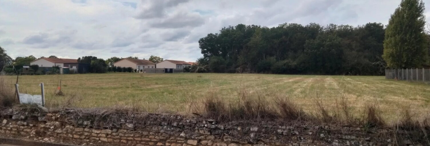 Terrain  1000 m² à vendre à Frozes (86190)