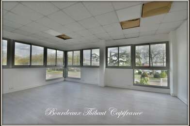 Bureau 5 pièces 87220 €