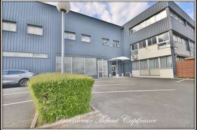 Bureau 5 pièces 738 €