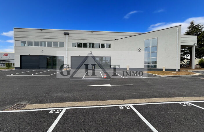 ENTREPOT 183 M² A VENDRE A FONTENAY TRESIGNY — photo 4