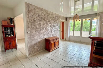 Appartement 6 pièces 242000 €