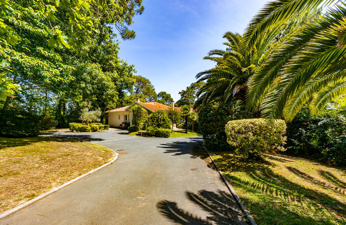 Bidart, villa de 255 m² habitable sur 4421 m² — photo 2