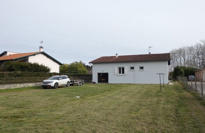 Villa — photo 2