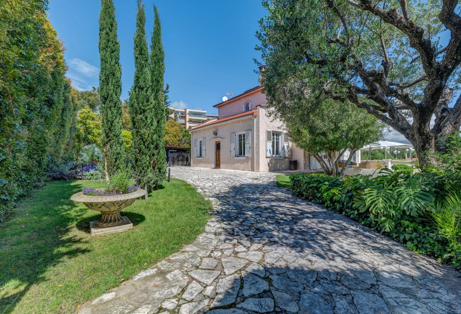 Fabron - Villa de maitre avec Piscine et Vue mer — photo 1