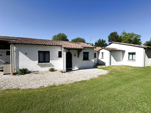 Plain pied 150 m2, piscine, 5chs, terrain  2428 m2 — photo du bien