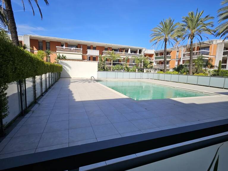 2 PIECES DERRIERE DUCAL MARINA BAIE DES ANGES — photo 1