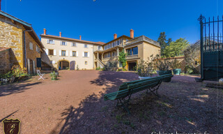 Maison 18 Pièces 575 m² à vendre à Saint-Germain-Nuelles (69210)