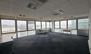 Bureau  3179 m² à louer à Angers (49100)