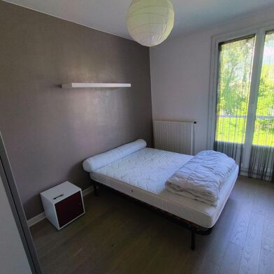 Appartement 4 pièces 950 €