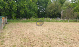 Terrain  1889 m² à vendre à Saint-Vivien-de-Médoc (33590)