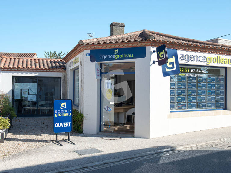 LOCAL COMMERCIAL 61M² A LOUER A ANGLES — photo 1