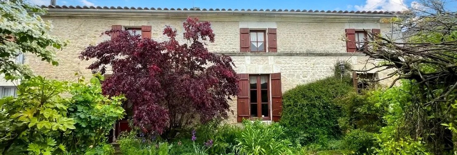 Maison 8 Pièces 240 m² à vendre à Le Gua (17600)