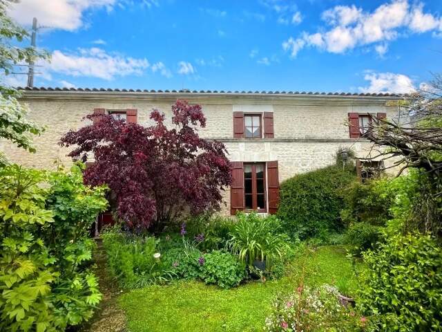 Maison et dépendances — photo du bien