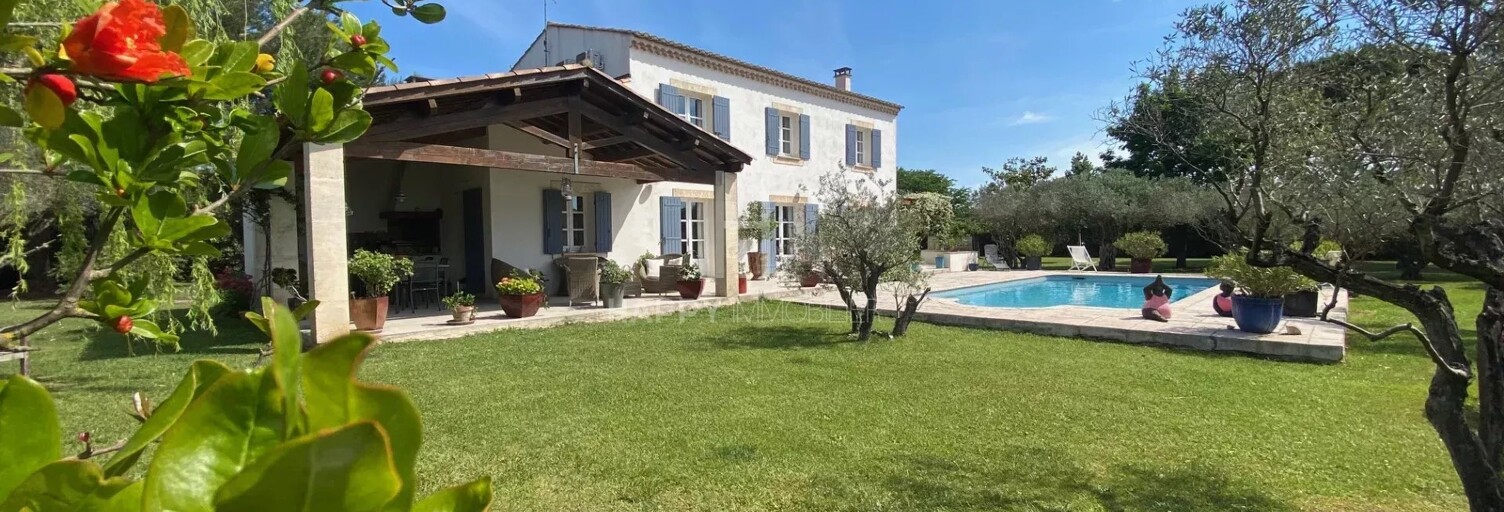 Maison 7 Pièces 198 m² à vendre à Arles (13200)