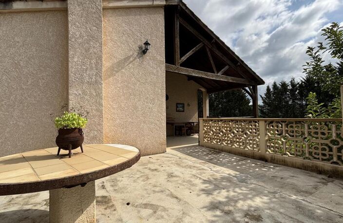 PRADINES, maison 5 chambres avec terrain de 3770m² — photo 2