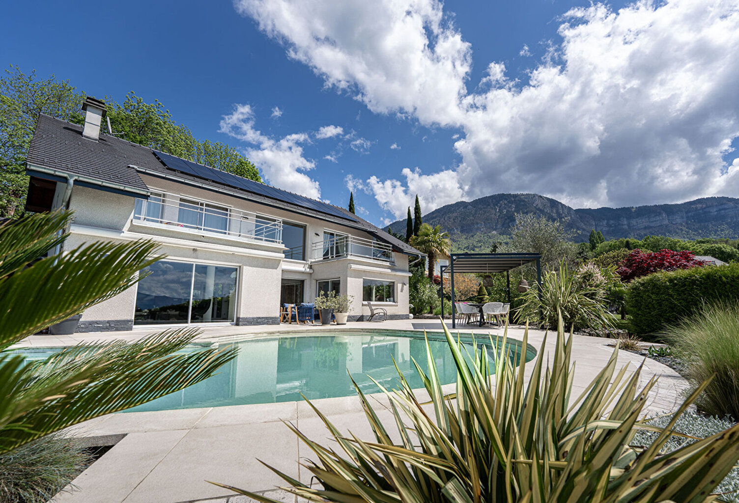 Maison Pugny Chatenod  5 pièces 182 m2 - piscine — photo 1
