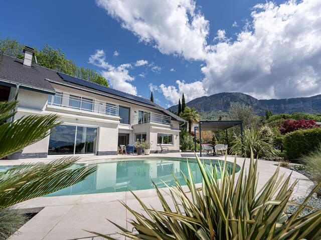 Maison Pugny Chatenod  5 pièces 182 m2 - piscine — photo du bien