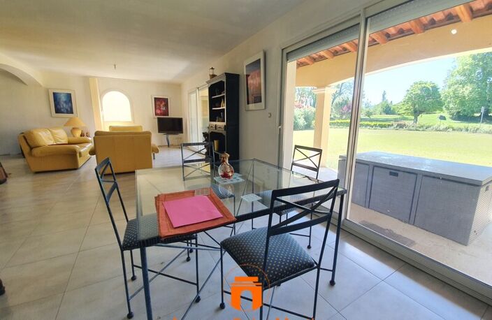 Villa — photo 4