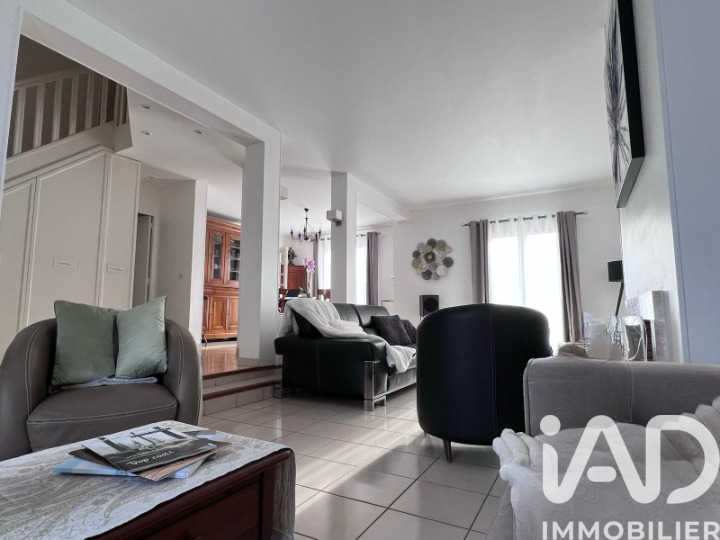 Vente Maison/villa 7 pièces - Photo 2