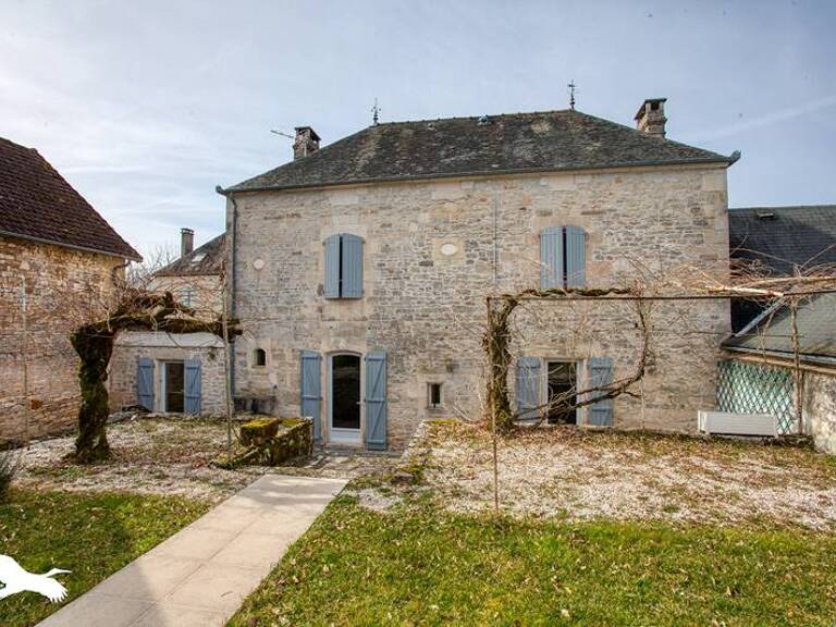 Maison de ville de 7 pièces principales — photo 1
