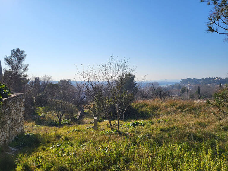 Terrains constructibles de 825 m² à 1299 m² à Villeneuve-lès-Avignon, secteur recherché — photo 1