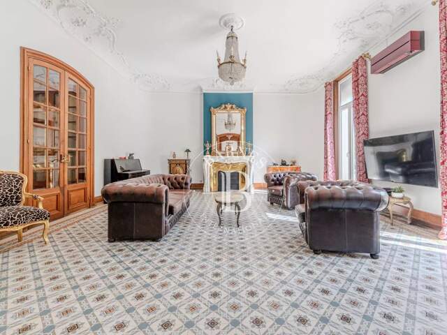 EXCLUSIVITÉ - SALON DE PROVENCE - PLEIN CENTRE - APPARTEMENT HAU — photo du bien