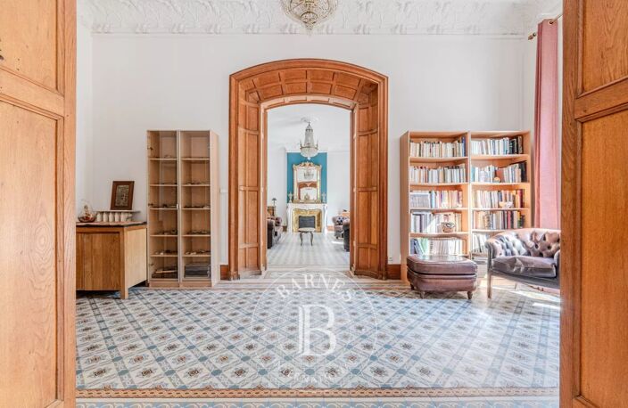EXCLUSIVITÉ - SALON DE PROVENCE - PLEIN CENTRE - APPARTEMENT HAU — photo 2