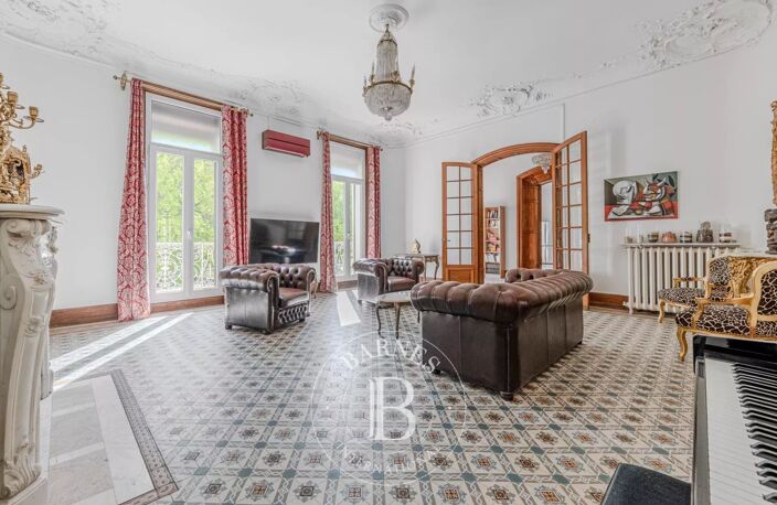EXCLUSIVITÉ - SALON DE PROVENCE - PLEIN CENTRE - APPARTEMENT HAU — photo 3