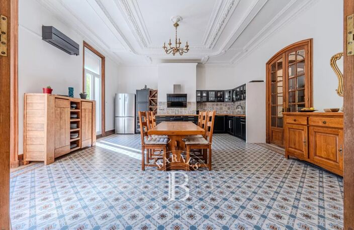 EXCLUSIVITÉ - SALON DE PROVENCE - PLEIN CENTRE - APPARTEMENT HAU — photo 5