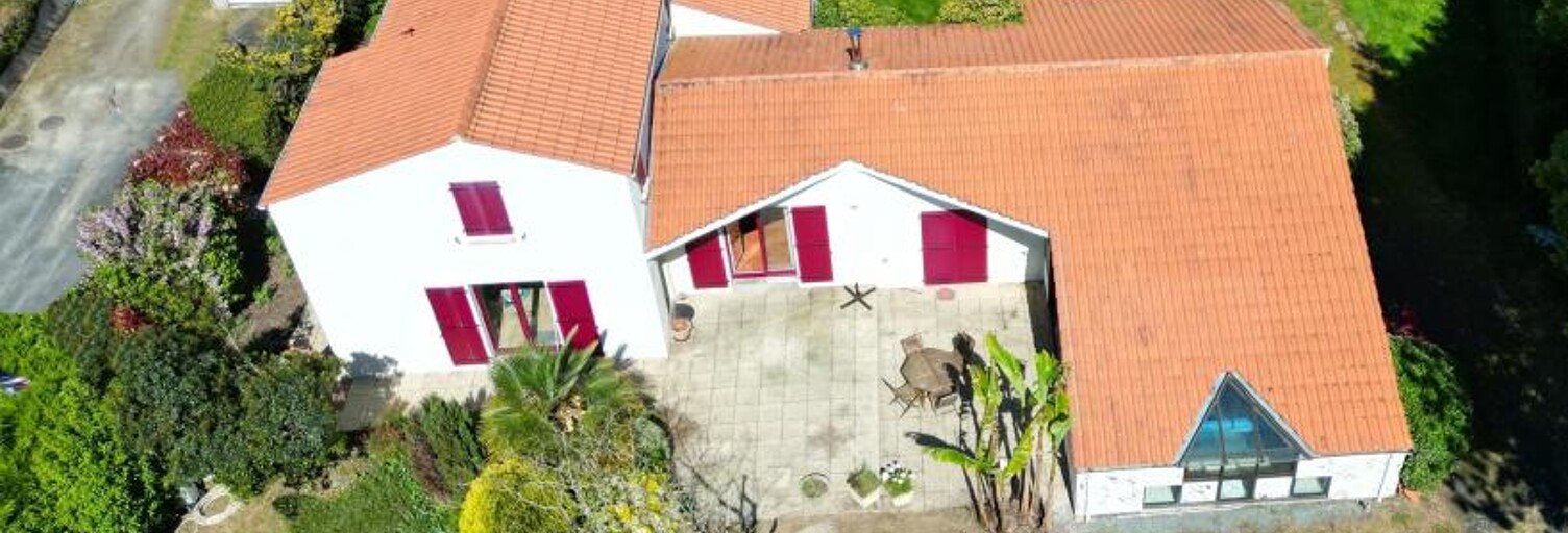 Maison 6 Pièces 259 m² à vendre à L'Herbergement (85260)