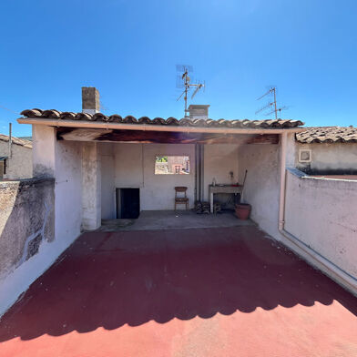 Immeuble  140400 €