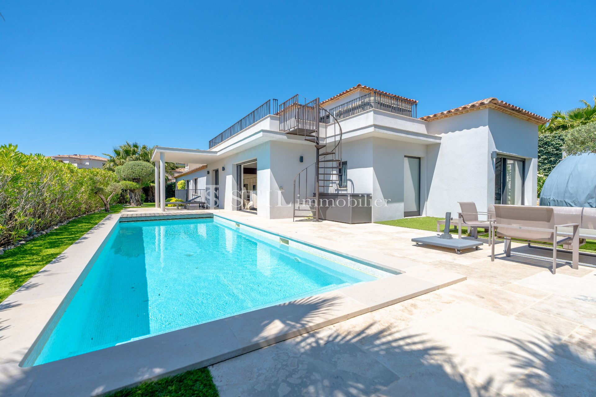 Villa / Maison  T9 à vendre Sainte-Maxime 83120