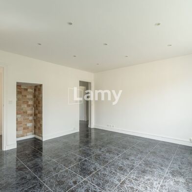 Appartement 5 pièces 185000 €