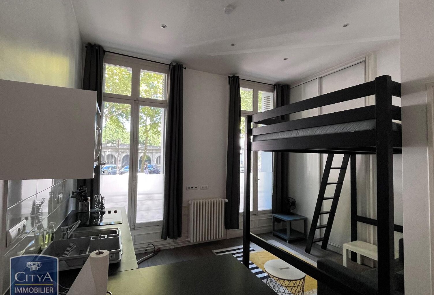 Location appartement 1 pièce 23 m² à Tours (37000) — photo 1