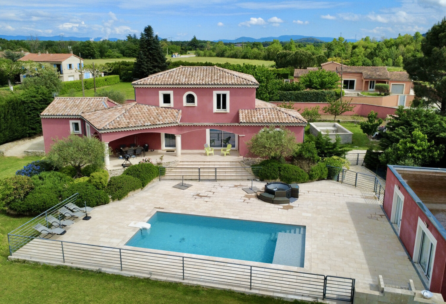 Propriété de charme avec dépendances et deux piscines   Alla — photo 1