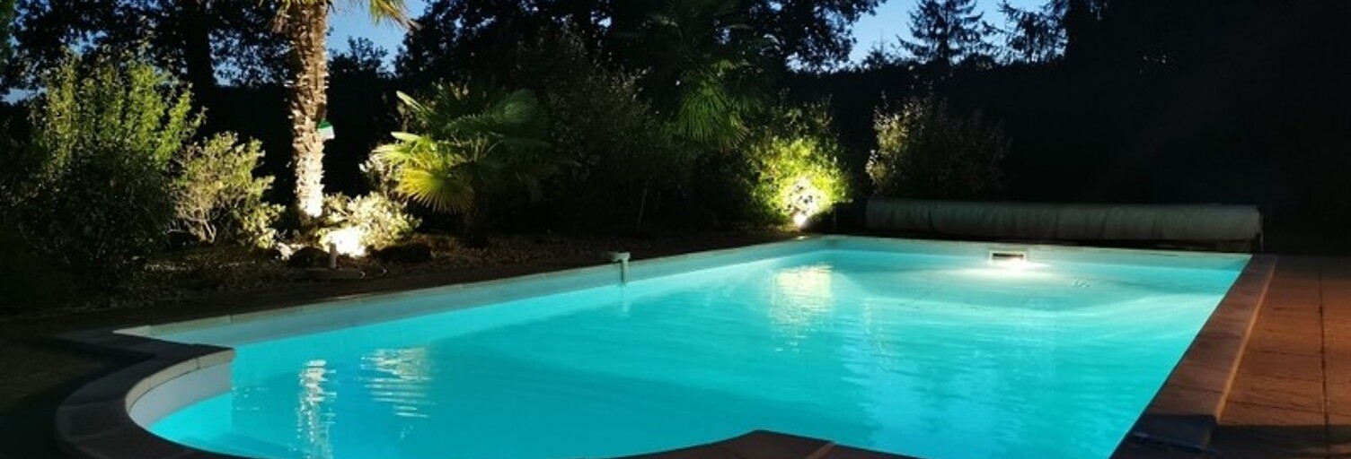 Maison 9 Pièces 250 m² à vendre à Brouchaud (24210)