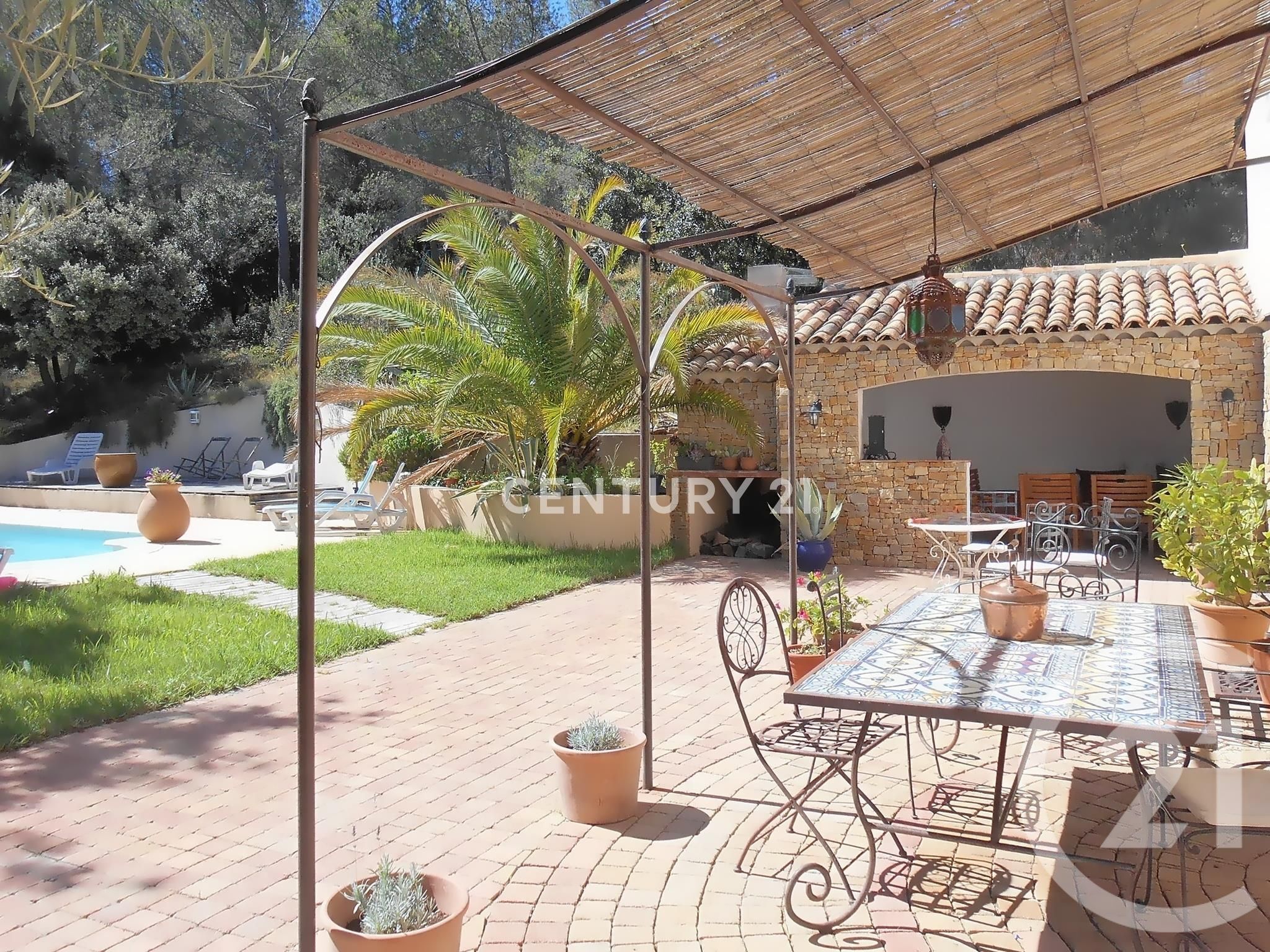 Villa / Maison 8 pièces  à vendre Aubagne 13400