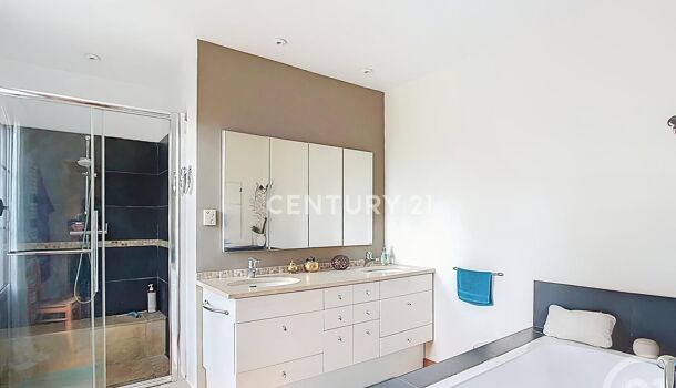 Villa / Maison 8 pièces  à vendre Aubagne 13400