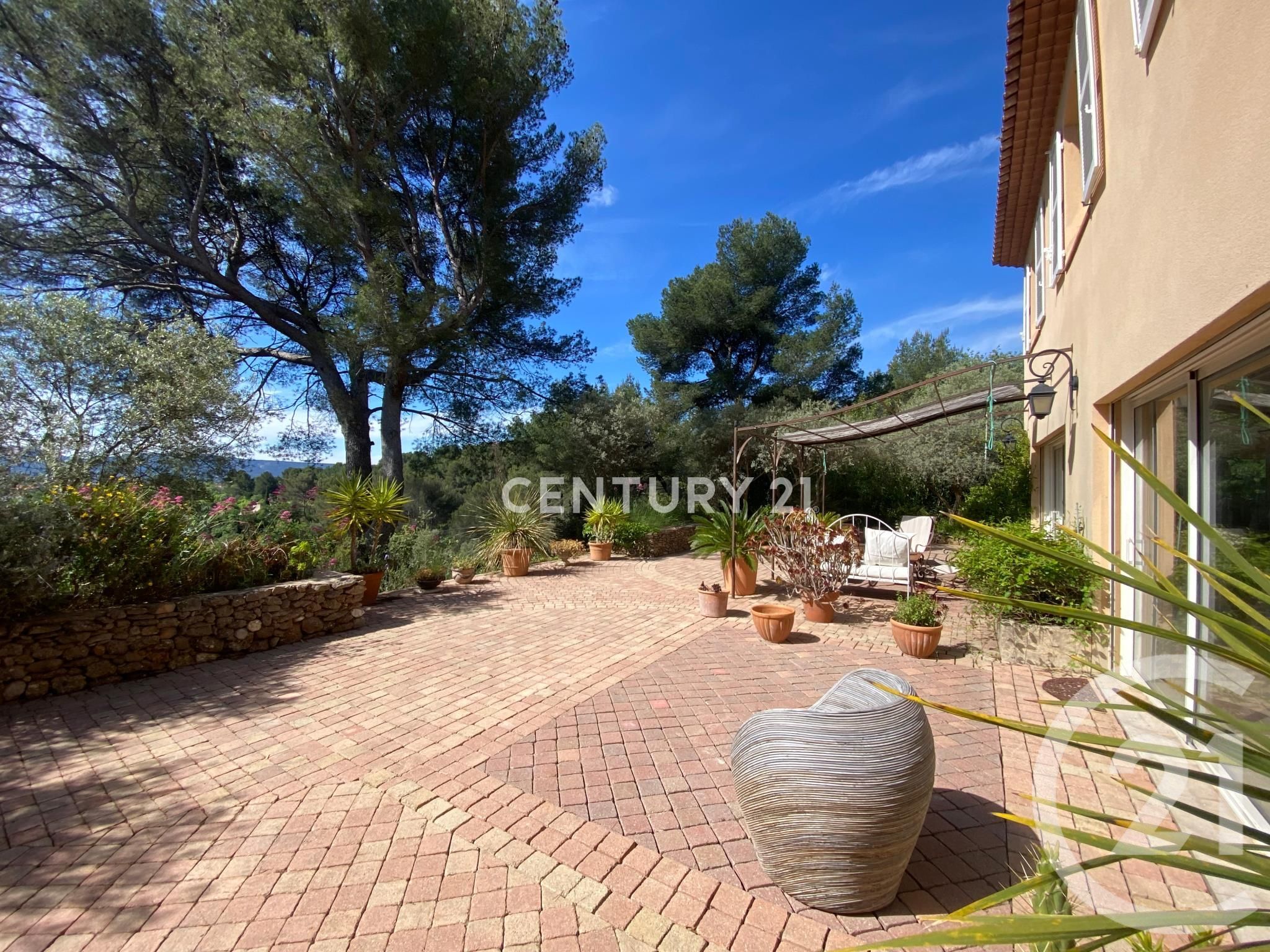 Villa / Maison 8 pièces  à vendre Aubagne 13400