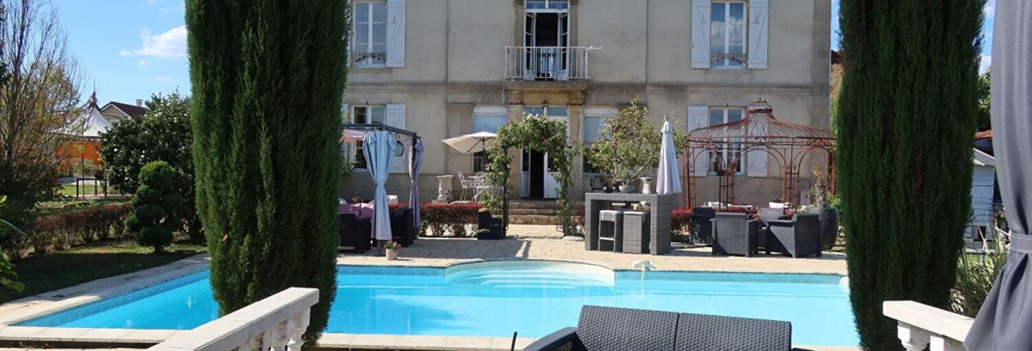 Maison 12 Pièces 300 m² à vendre à Chemaudin et Vaux (25320)