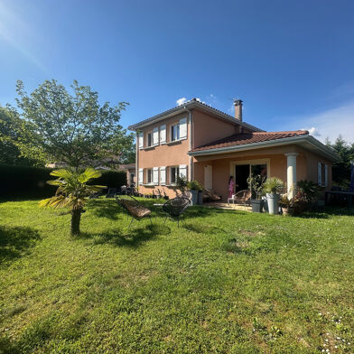 Maison 5 pièces 2058 €