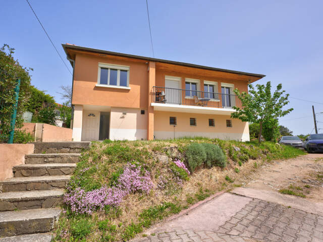 Maison avec piscine - St Genis les Ollières — photo du bien