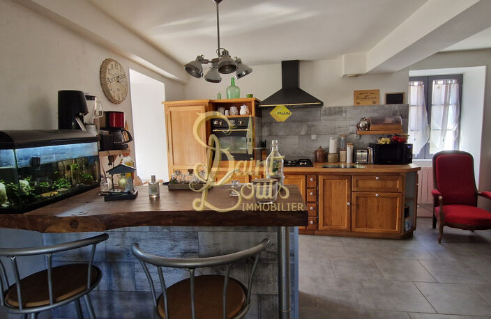 MAISON DE VILLAGE 4 CHAMBRES, STUDETTE ET DEPENDANCES — photo 3
