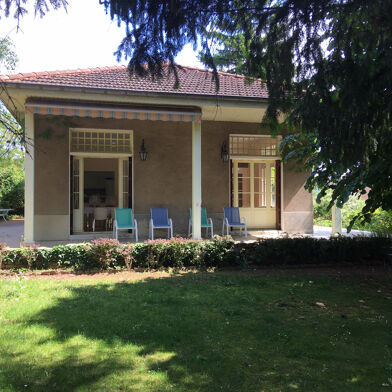 Maison 5 pièces 2300 €