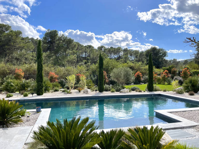 Villa contemporaine T7 de 265m2 sur 2500m2 de parcelle avec — photo 1