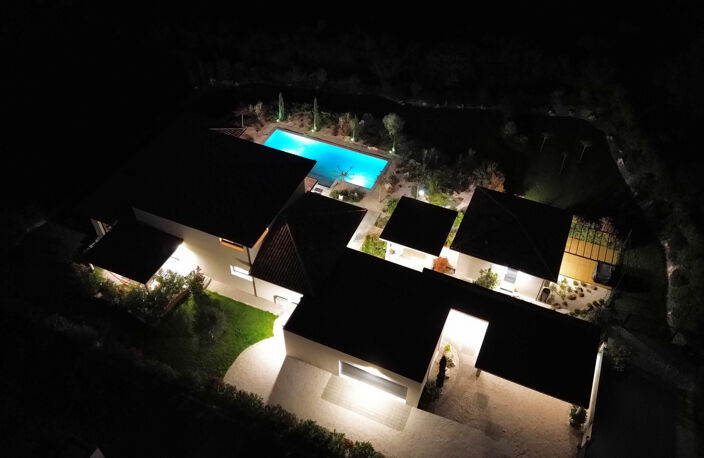 Villa contemporaine T7 de 265m2 sur 2500m2 de parcelle avec — photo 4