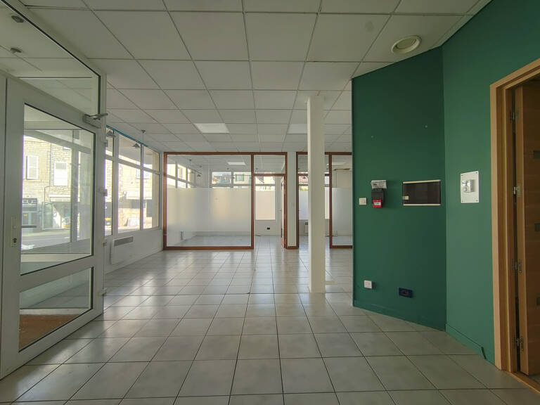 Local Commercial — photo 1