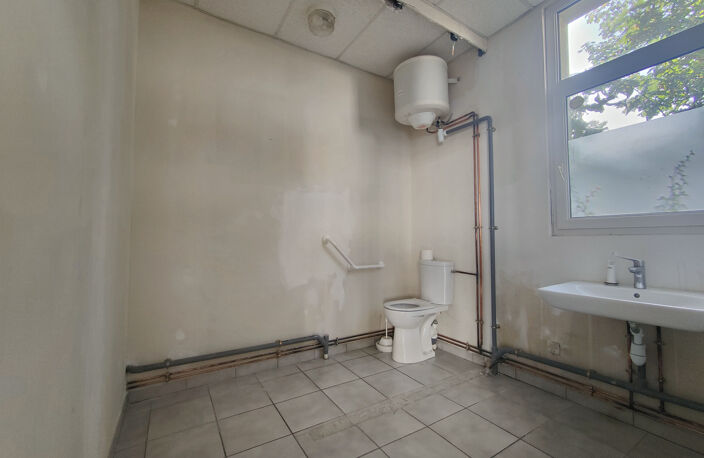 Local Commercial — photo 5