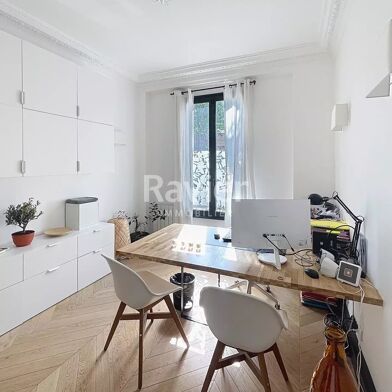 Commerce 3 pièces 2320 €